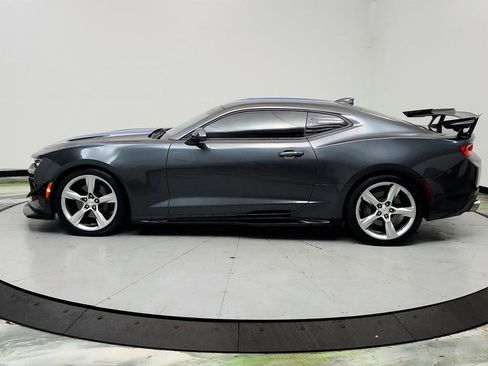 Used 2017 Chevrolet Camaro SS RWD image 8