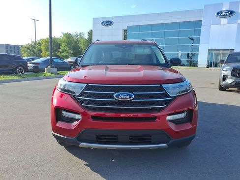 Used 2021 Ford Explorer XLT w/ Equipment Group 202A AWD/4WD image 8