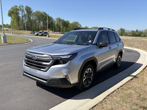 New 2026 Subaru Forester Premium AWD/4WD image 3
