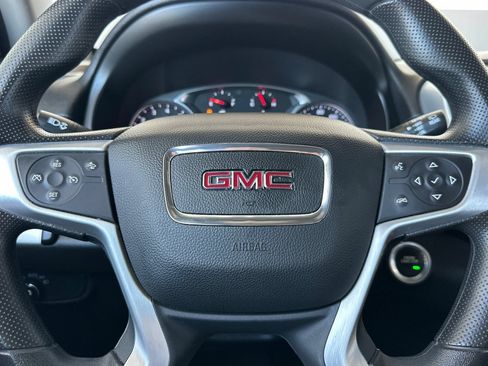 Used 2024 GMC Terrain SLE FWD image 30