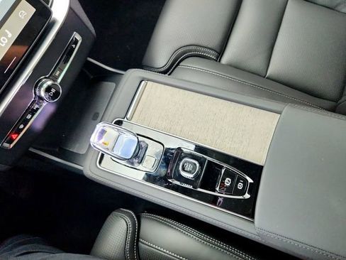 New 2026 Volvo XC90 B6 Ultra image 22
