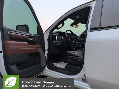 Used 2024 GMC Sierra 3500 Denali Ultimate AWD/4WD image 9