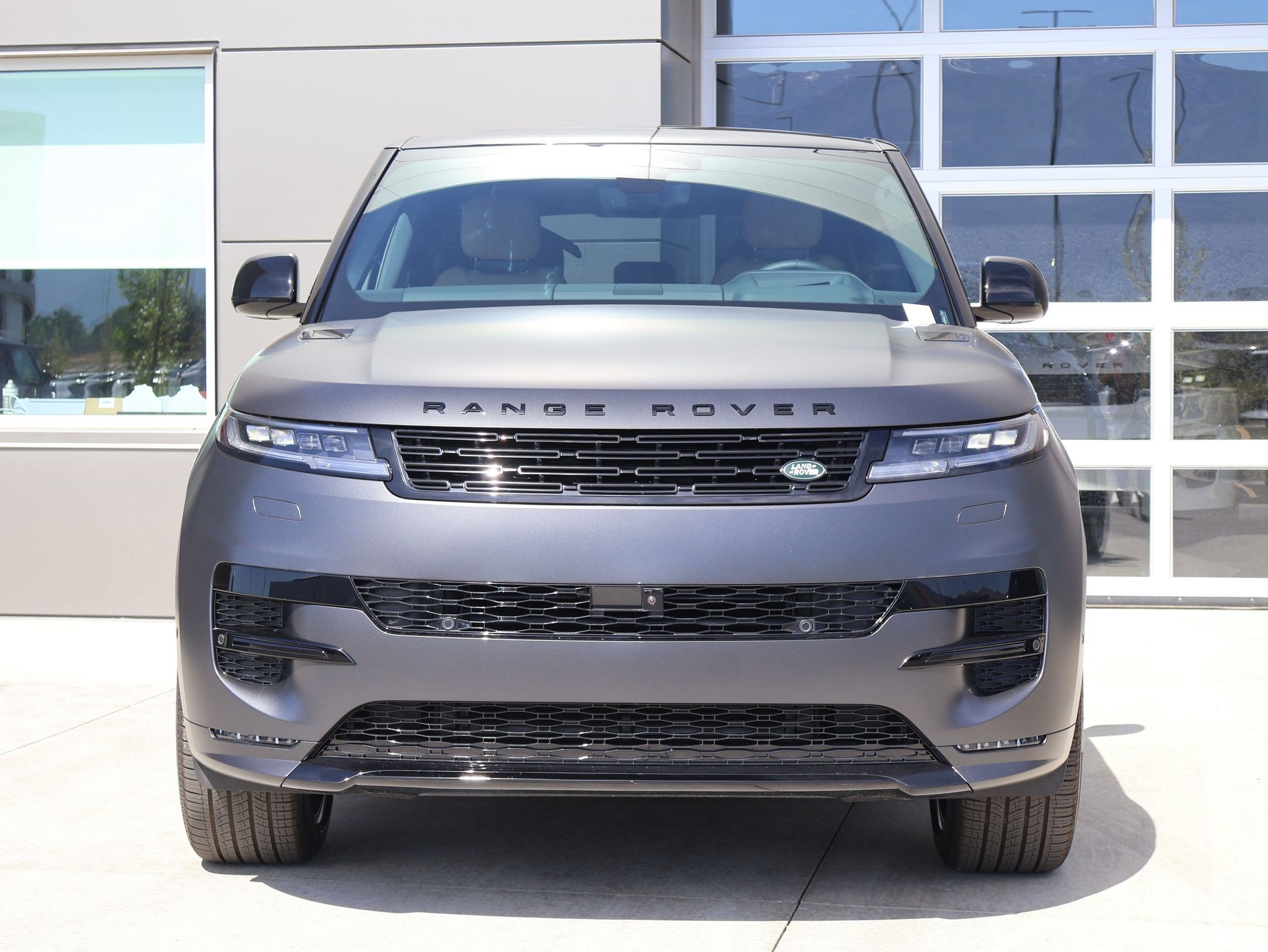 New 2026 Land Rover Range Rover Sport Dynamic SE AWD/4WD image 2