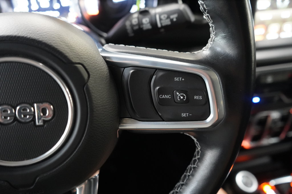 Used 2022 Jeep Wrangler Unlimited Sahara AWD/4WD image 36