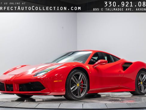 Used 2018 Ferrari 488 GTB RWD image 1