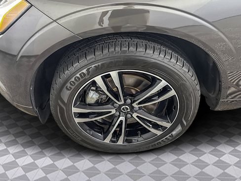 Used 2020 Volvo XC60 T6 Momentum image 38