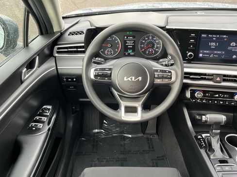 Used 2023 Kia K5 LXS image 12
