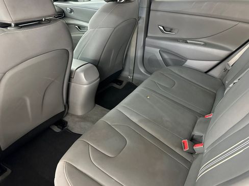 Used 2023 Hyundai Elantra SEL FWD image 25