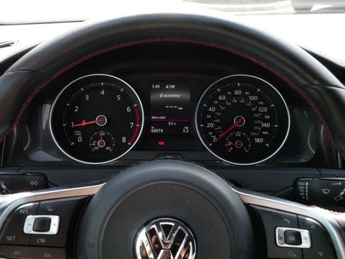 Used 2017 Volkswagen GTI SE FWD image 21
