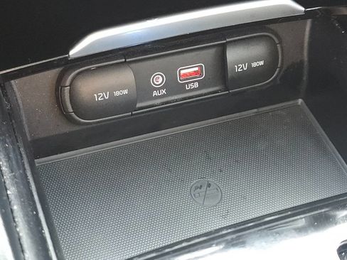 Used 2017 Kia Cadenza Premium w/ Luxury Package image 24