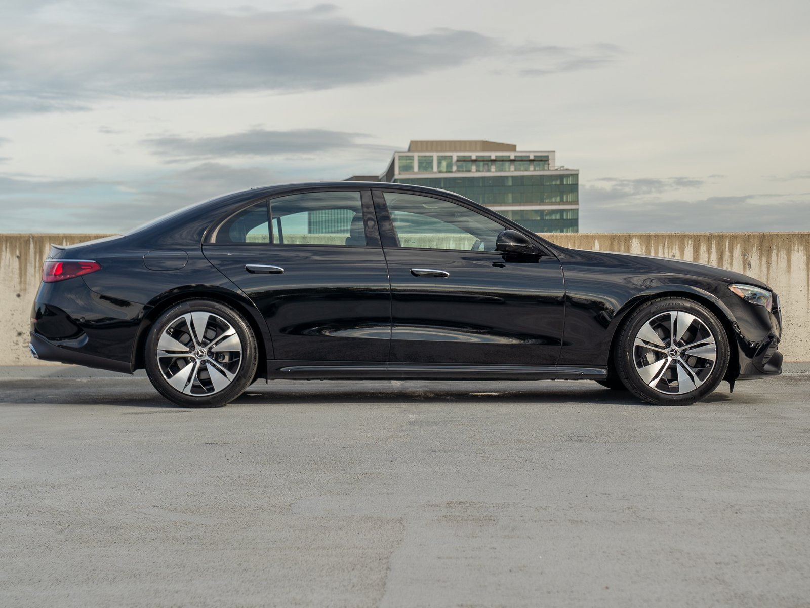Used 2026 Mercedes-Benz E 350 4MATIC Sedan image 7