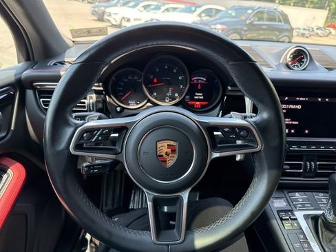 Used 2021 Porsche Macan image 14