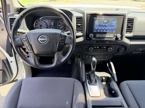 Used 2022 Nissan Frontier SV RWD image 16