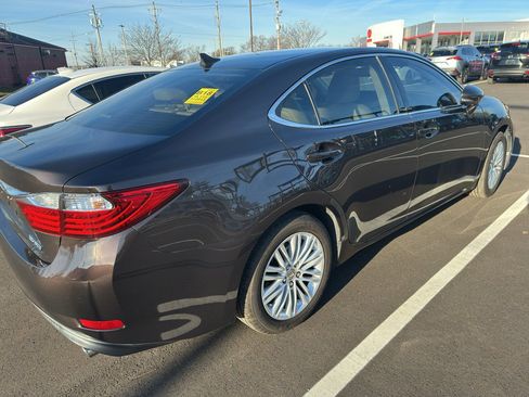 Used 2013 Lexus ES 350 4dr Sdn image 4