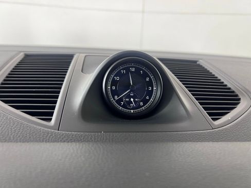 Certified 2025 Porsche Macan image 26