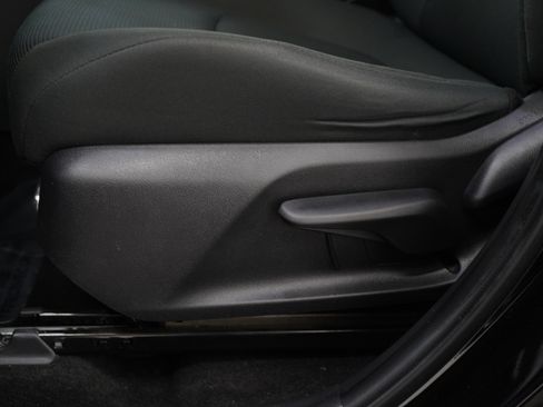 Used 2023 Toyota RAV4 LE FWD image 22