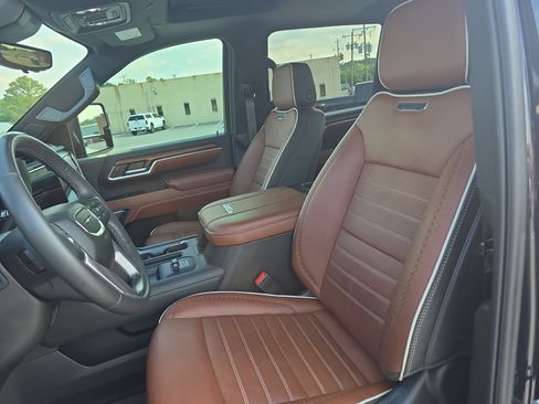 Used 2024 GMC Sierra 2500 Denali Ultimate AWD/4WD image 15