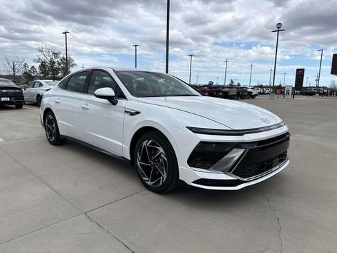 New 2026 Hyundai Sonata SEL FWD image 1