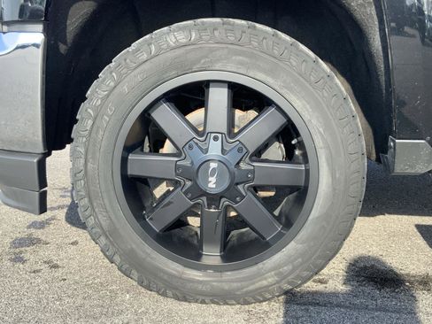 Used 2018 Chevrolet Silverado 1500 LT w/ All Star Edition image 16