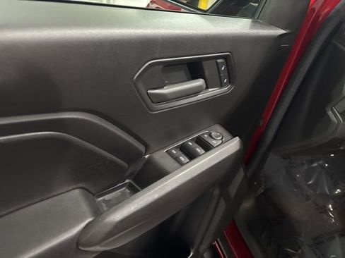 Used 2023 Chevrolet Colorado Trail Boss w/ Technology Package image 16