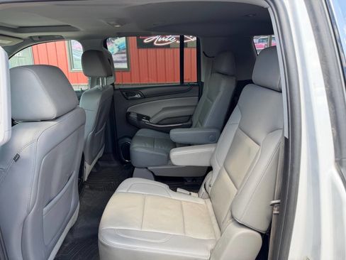 Used 2015 Chevrolet Suburban LT w/ Luxury Package AWD/4WD image 9
