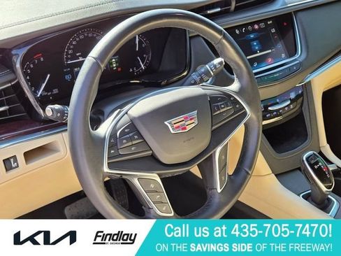 Used 2017 Cadillac XT5 Luxury w/ Driver Awareness Package FWD image 18