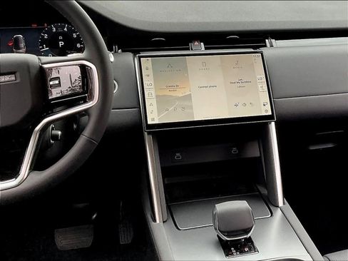 New 2025 Land Rover Discovery Sport S image 9