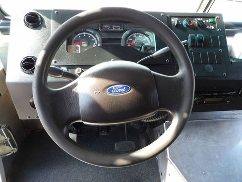 Used 2014 Ford E-350 and Econoline 350 Super Duty w/ A/C Prep Package image 18