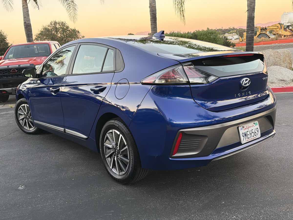 Used 2021 Hyundai Ioniq SE FWD image 5