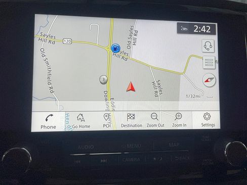 Used 2021 Nissan Titan SV w/ SV Convenience Package image 10