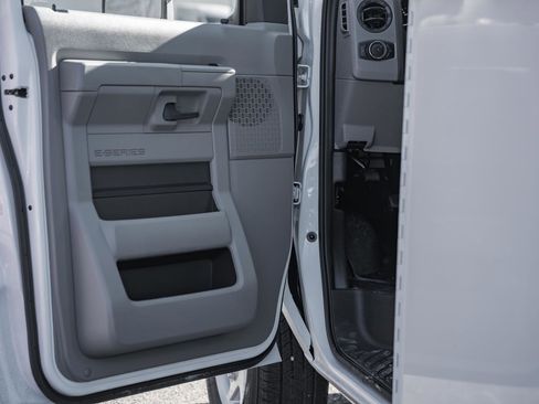 New 2026 Ford E-350 and Econoline 350 Super Duty w/ Power Equipment Group image 37