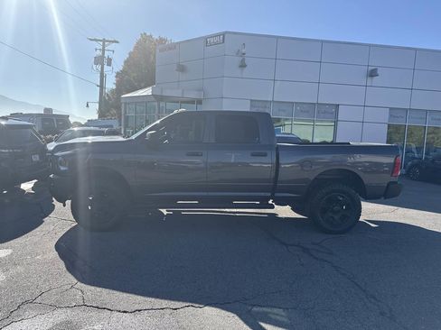 Used 2018 RAM 2500 Tradesman w/ Chrome Appearance Group image 9