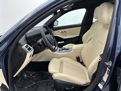 Used 2025 BMW 330i xDrive Sedan w/ Parking Assistance Package image 25
