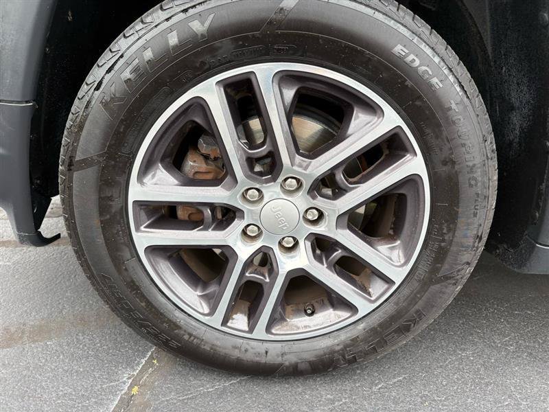 Used 2018 Jeep Compass Latitude w/ Popular Equipment Group FWD image 4