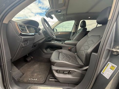 Used 2024 Volkswagen Atlas SE w/ Panoramic Sunroof Package AWD/4WD image 29