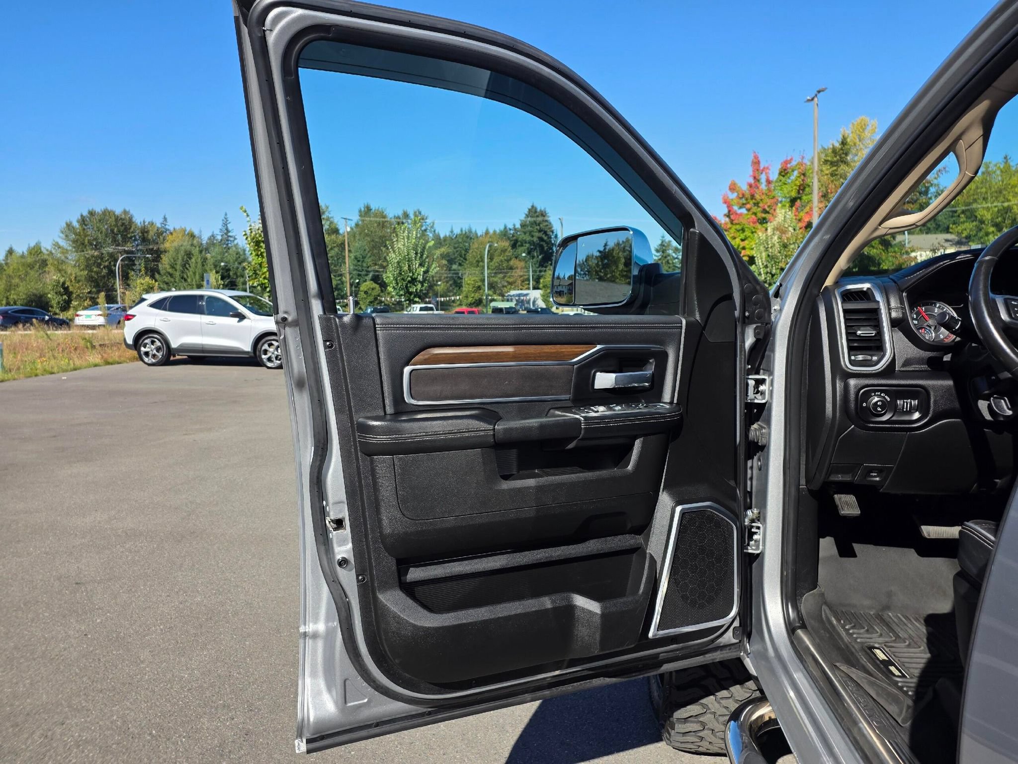 Used 2022 RAM 2500 Laramie AWD/4WD image 25