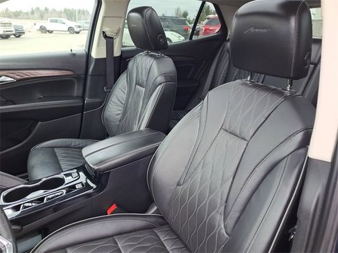 Used 2021 Buick Envision Avenir w/ Technology Package II image 7