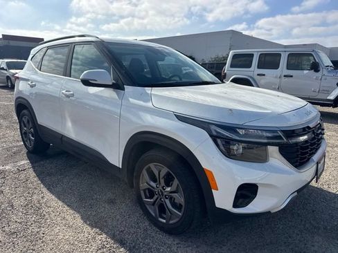 Used 2024 Kia Seltos S FWD image 3