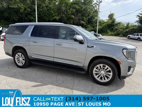 Used 2023 GMC Yukon XL SLT AWD/4WD image 1