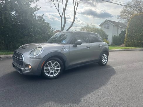 Used 2017 MINI Cooper S FWD image 4