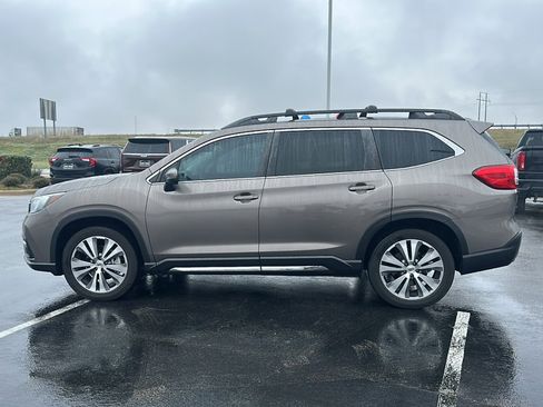 Used 2022 Subaru Ascent Limited w/ Technology Package image 5