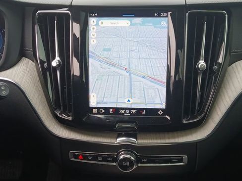 Used 2022 Volvo XC60 B5 Inscription w/ Climate Package image 12