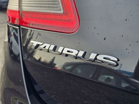 Used 2015 Ford Taurus SEL w/ Equipment Group 201A image 14