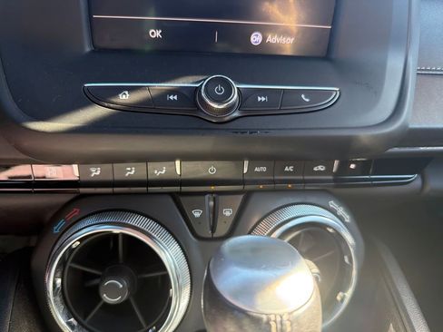 Used 2021 Chevrolet Camaro LT image 37