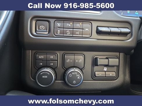 Used 2023 Chevrolet Suburban Premier w/ Advanced Technology Package AWD/4WD image 20