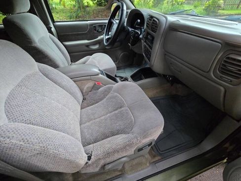 Used 2001 Chevrolet Blazer LT AWD/4WD image 14