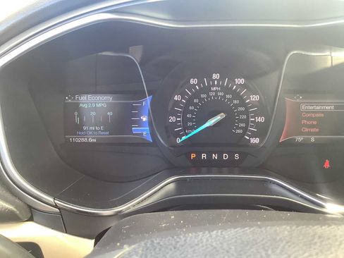Used 2016 Ford Fusion SE FWD image 18