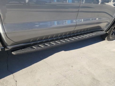 Used 2023 Chevrolet Silverado 1500 ZR2 w/ Technology Package image 21