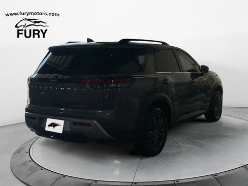 Used 2022 Nissan Pathfinder SV AWD/4WD image 3