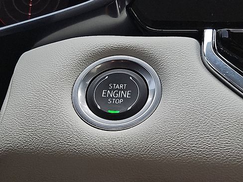 Certified 2024 GMC Canyon AT4X image 23